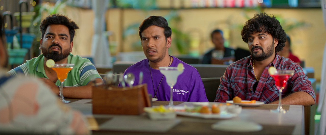 Ambat Shoukin (2025) Marathi AMZN.WEB-DL 1080p AVC DDP 5.1 ESub B4uHD.mkv.0000